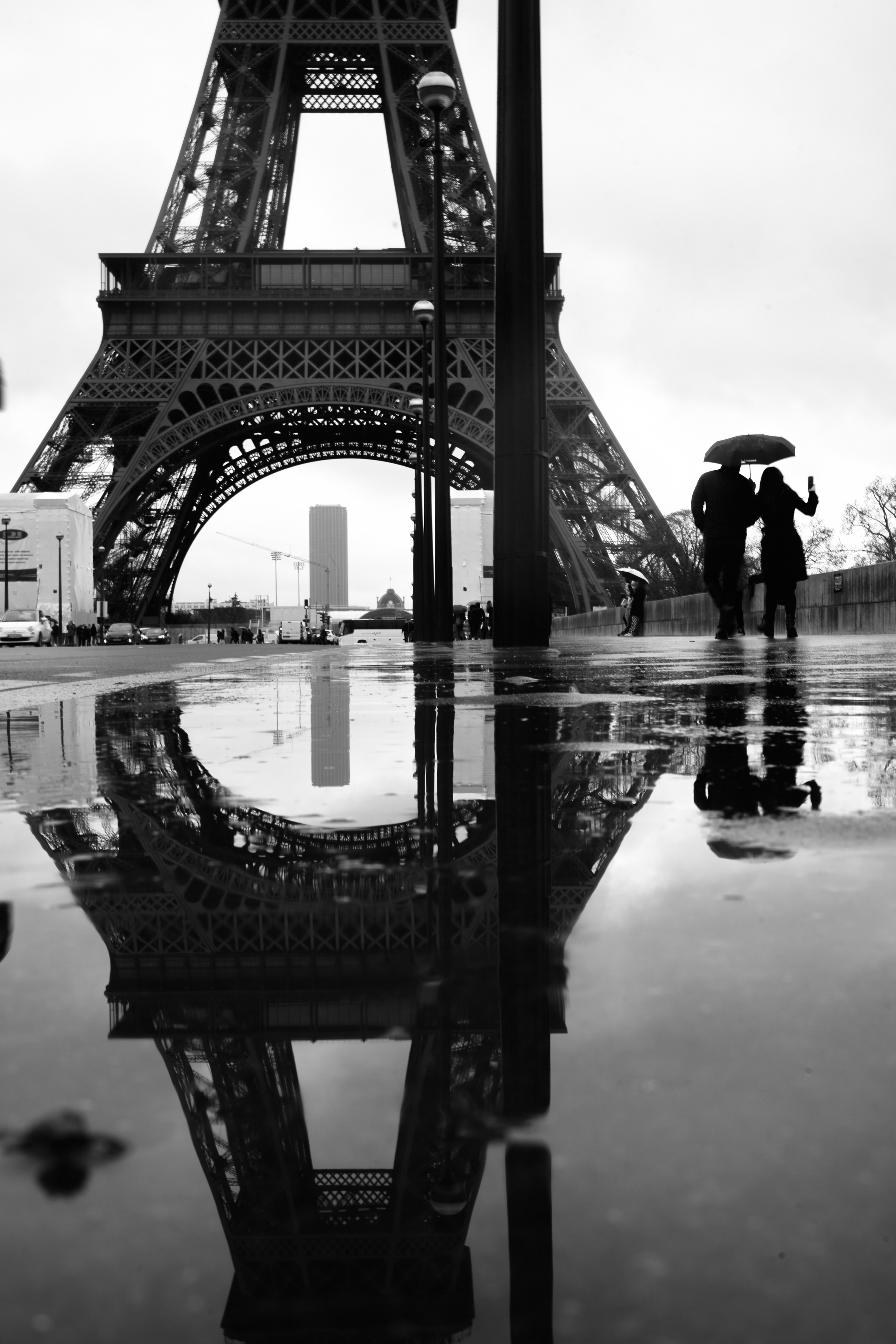 Black and white photograph of Paris at night, shot on Leica M10 with Carl Zeiss 35mm Biogon